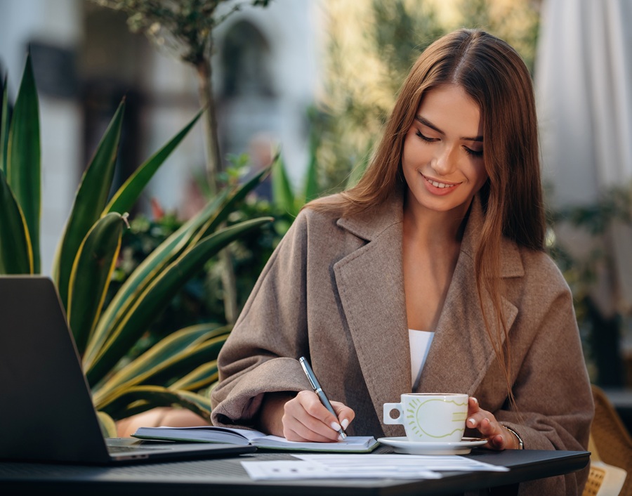 First Image_Personal Financial Advice page.jpg